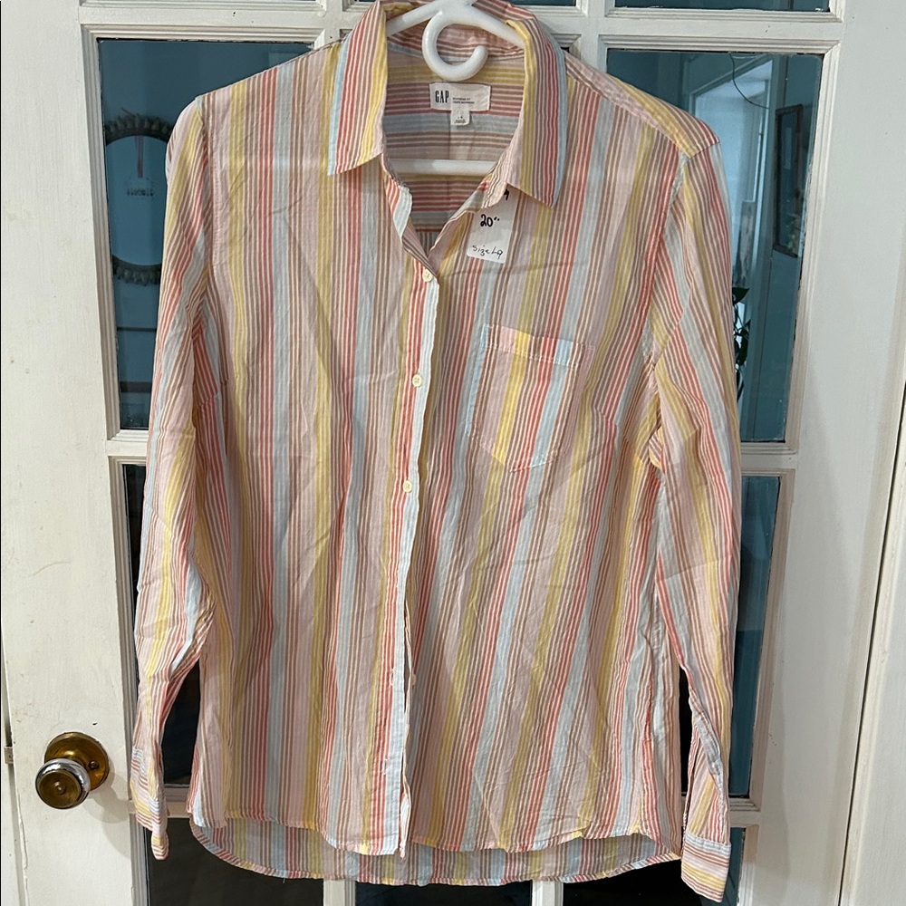 289   GAP Multicolor Striped Shirt